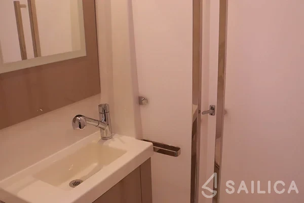 Astréa 42 - Yacht Charter Sailica