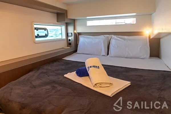Bali 4.2 - Yacht Charter Sailica