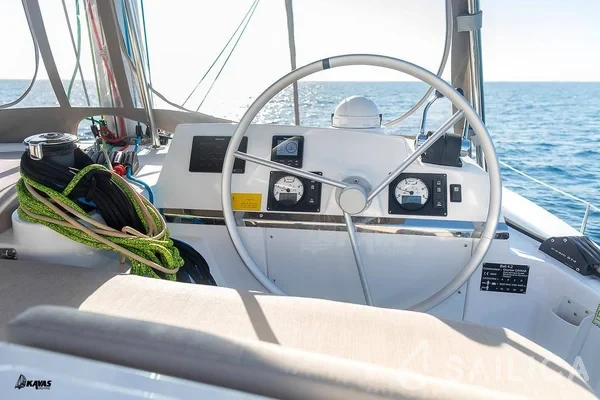Bali 4.2 - Yacht Charter Sailica