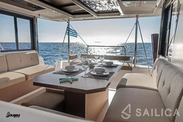 Bali 4.2 - Yacht Charter Sailica