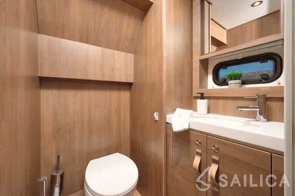 Bali 5.4. - Yacht Charter Sailica