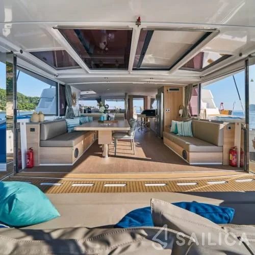 Bali 5.4. - Yacht Charter Sailica