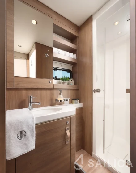 Bali 5.4. - Yacht Charter Sailica