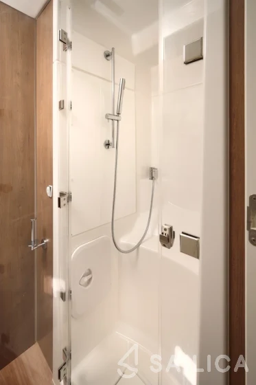 Bali 5.4. - Yacht Charter Sailica