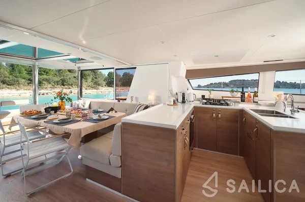 Bali 5.4. - Yacht Charter Sailica