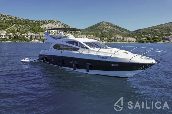 Sunseeker Manhattan 63 - Yacht Charter Sailica