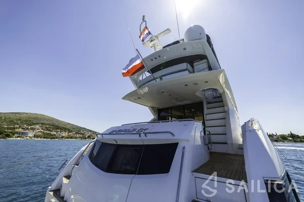 Sunseeker Manhattan 63 - Yacht Charter Sailica