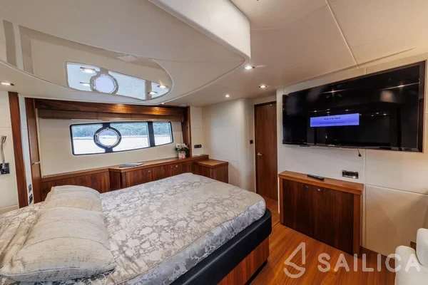 Sunseeker Manhattan 63 - Yacht Charter Sailica