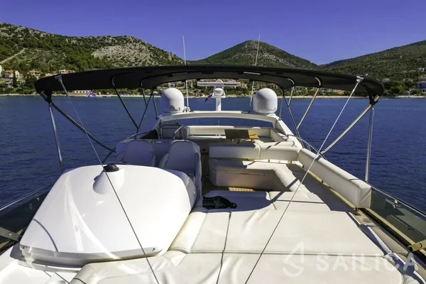 Sunseeker Manhattan 63 - Yacht Charter Sailica