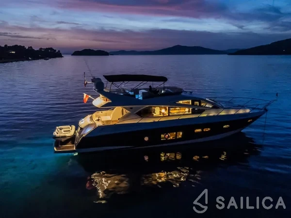 Sunseeker Manhattan 63 - Yacht Charter Sailica