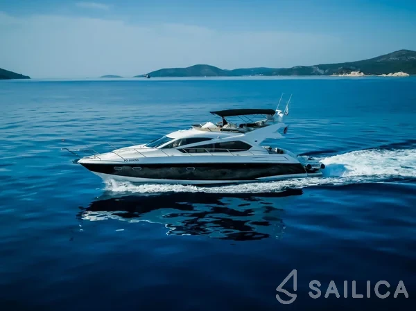 Sunseeker Manhattan 63 - Yacht Charter Sailica