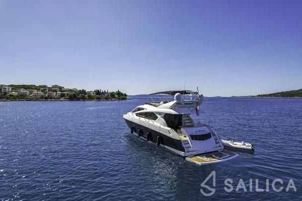 Sunseeker Manhattan 63 - Yacht Charter Sailica