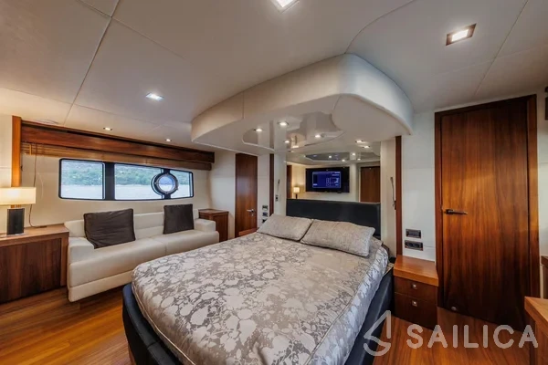 Sunseeker Manhattan 63 - Yacht Charter Sailica