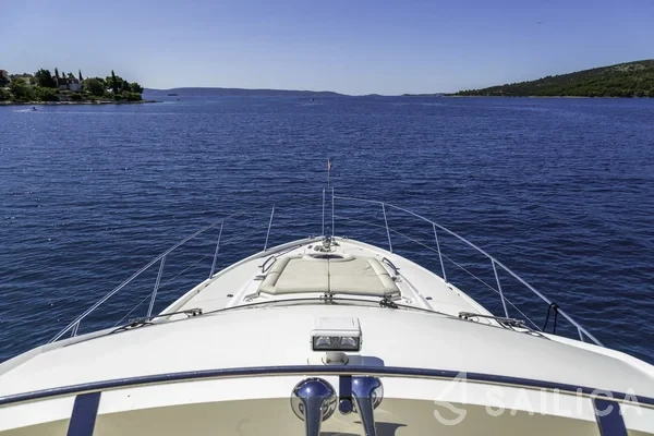 Sunseeker Manhattan 63 - Yacht Charter Sailica