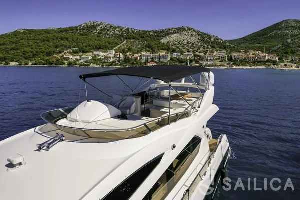 Sunseeker Manhattan 63 - Yacht Charter Sailica