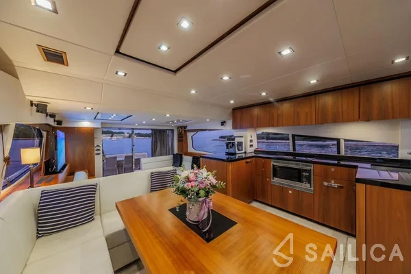 Sunseeker Manhattan 63 - Yacht Charter Sailica