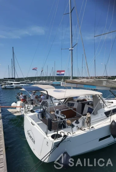 Bavaria 46 Cruiser - Yacht Charter Sailica