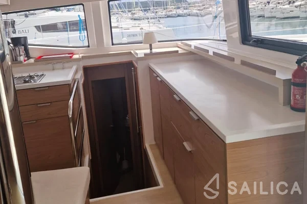 Bali 4.6 - Yacht Charter Sailica