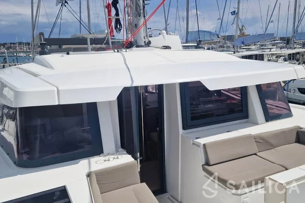 Bali 4.6 - Yacht Charter Sailica