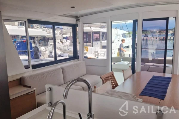 Bali 4.6 - Yacht Charter Sailica