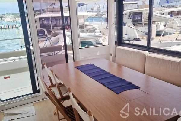 Bali 4.6 - Yacht Charter Sailica