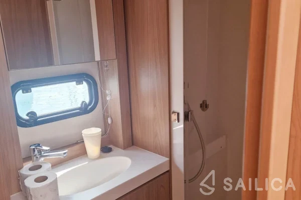 Bali 4.6 - Yacht Charter Sailica