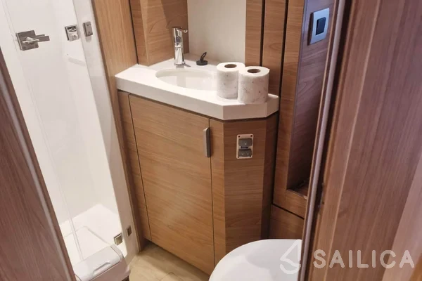 Bali 4.6 - Yacht Charter Sailica