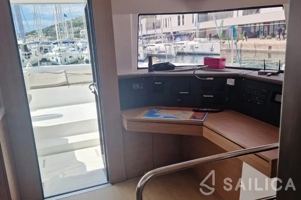 Bali 4.6 - Yacht Charter Sailica