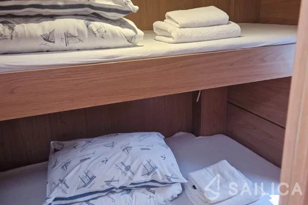 Bali 4.6 - Yacht Charter Sailica