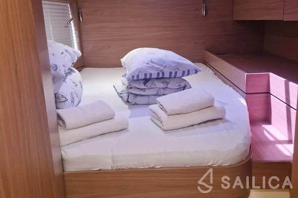 Bali 4.6 - Yacht Charter Sailica