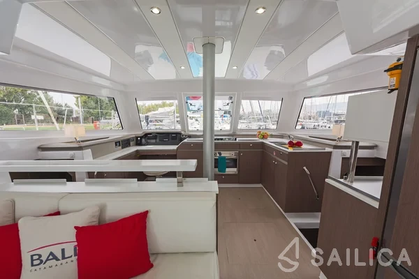 Bali Catspace - Yacht Charter Sailica