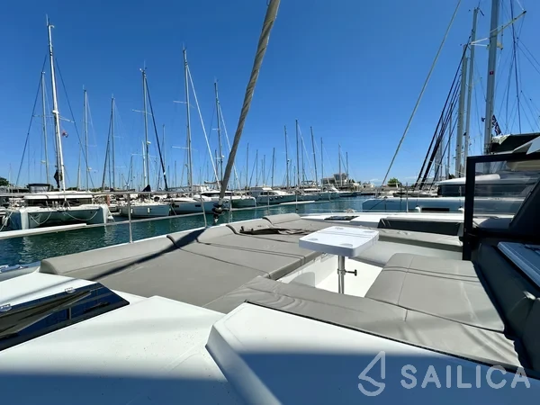 Bali 4.2 - Yacht Charter Sailica