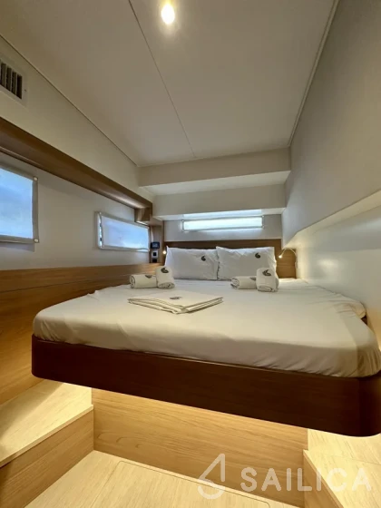 Bali 4.2 - Yacht Charter Sailica