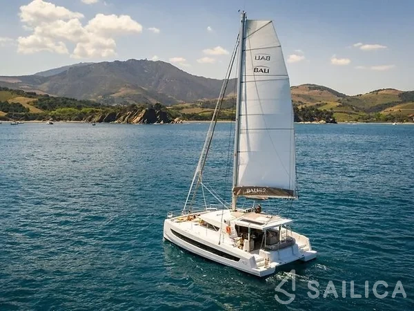 Bali 4.2 - Yacht Charter Sailica
