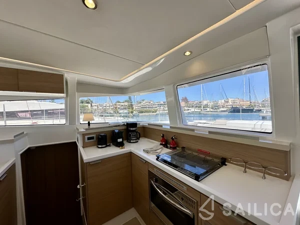 Bali 4.2 - Yacht Charter Sailica