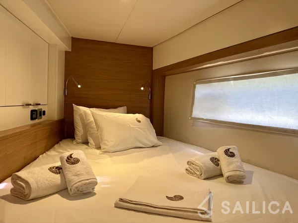 Bali 4.2 - Yacht Charter Sailica