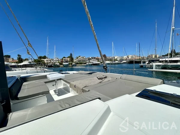 Bali 4.2 - Yacht Charter Sailica