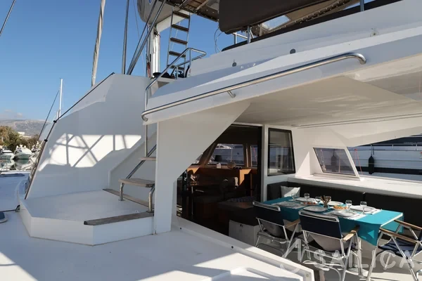 Nautitech 46 Fly - Yacht Charter Sailica