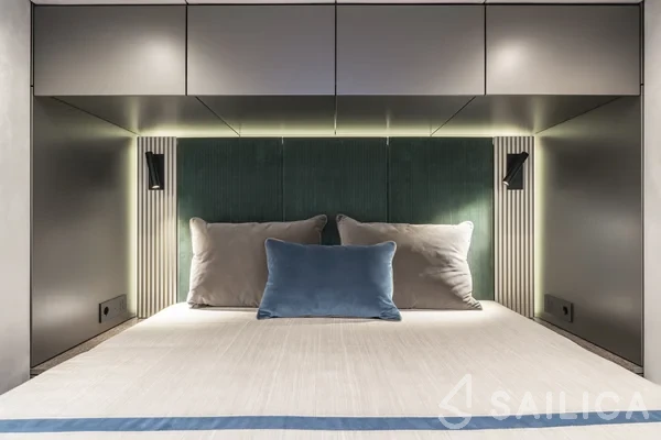 Sunreef 60 - Yacht Charter Sailica