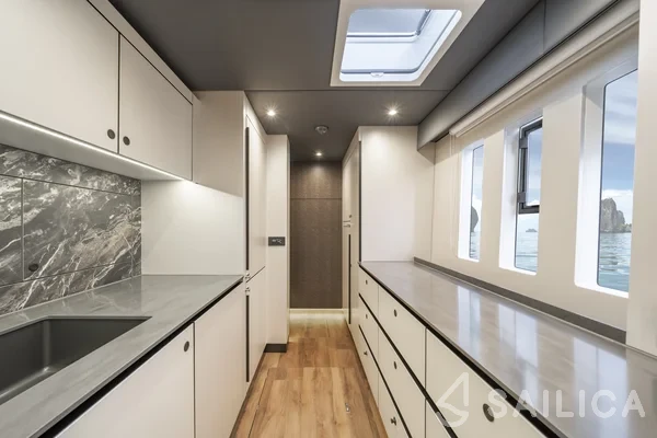 Sunreef 60 - Yacht Charter Sailica