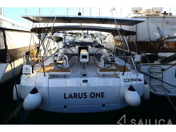 Bavaria C42 - Yacht Charter Sailica