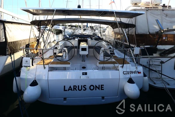Bavaria C42 - Yacht Charter Sailica