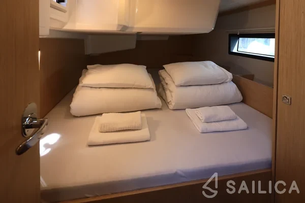 Bavaria C42 - Yacht Charter Sailica