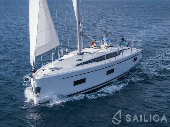 Bavaria C42 - Yacht Charter Sailica