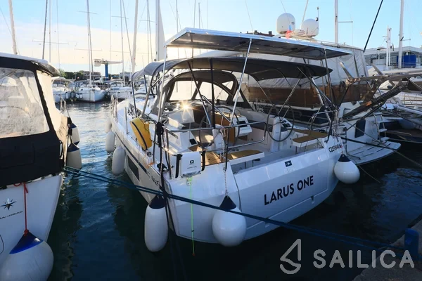 Bavaria C42 - Yacht Charter Sailica