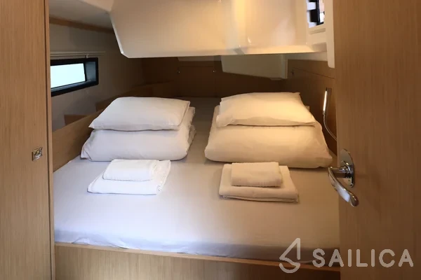 Bavaria C42 - Yacht Charter Sailica