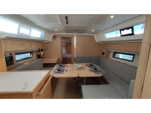 Bavaria C42 - Yacht Charter Sailica