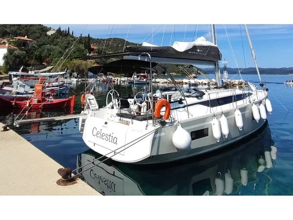 Bavaria C42 - Yacht Charter Sailica
