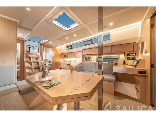 Bavaria C42 - Yacht Charter Sailica