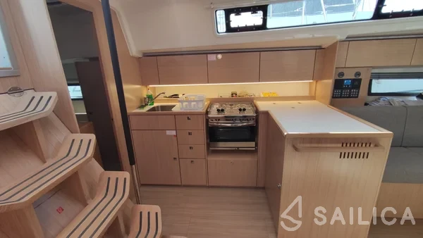 Bavaria C42 - Yacht Charter Sailica